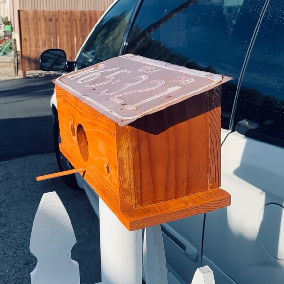 Hand made bird house. - Picture 3 of 4